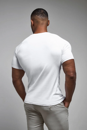 ATHLETIC FIT T-SHIRT IN BLACK